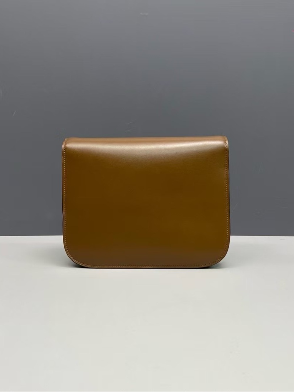 Celine Brown Leather Classic Box Crossbody with Gold Hardware - Picture 2 of 9